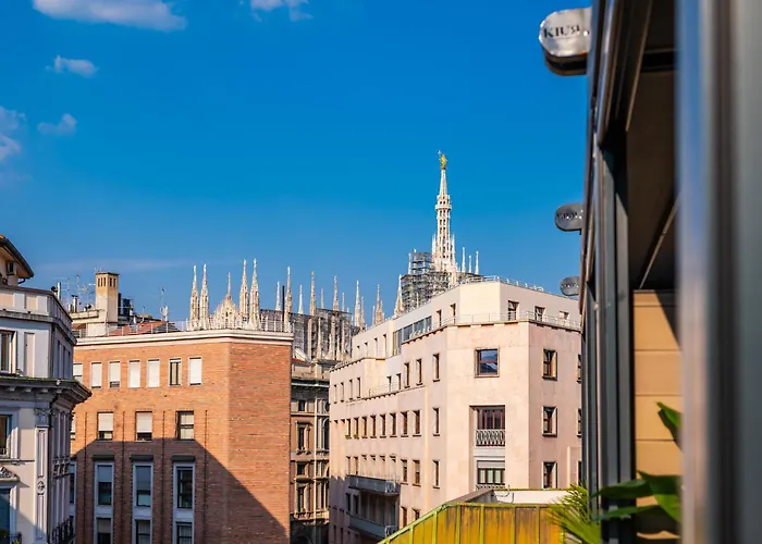 Terrazza Con Jacuzzi E Vista Iconica Sul Duomo