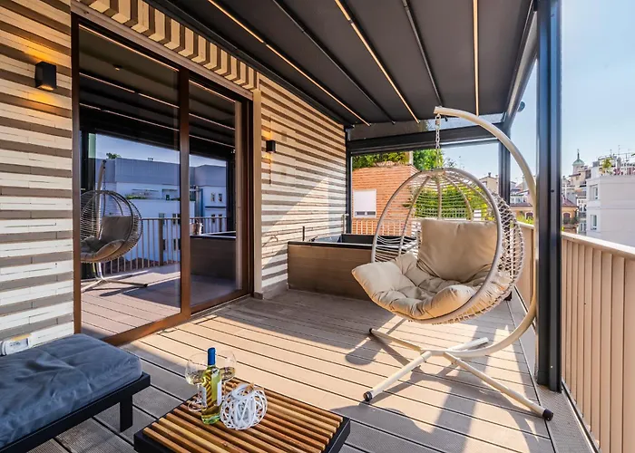 Terrazza Con Jacuzzi E Vista Iconica Sul Duomo