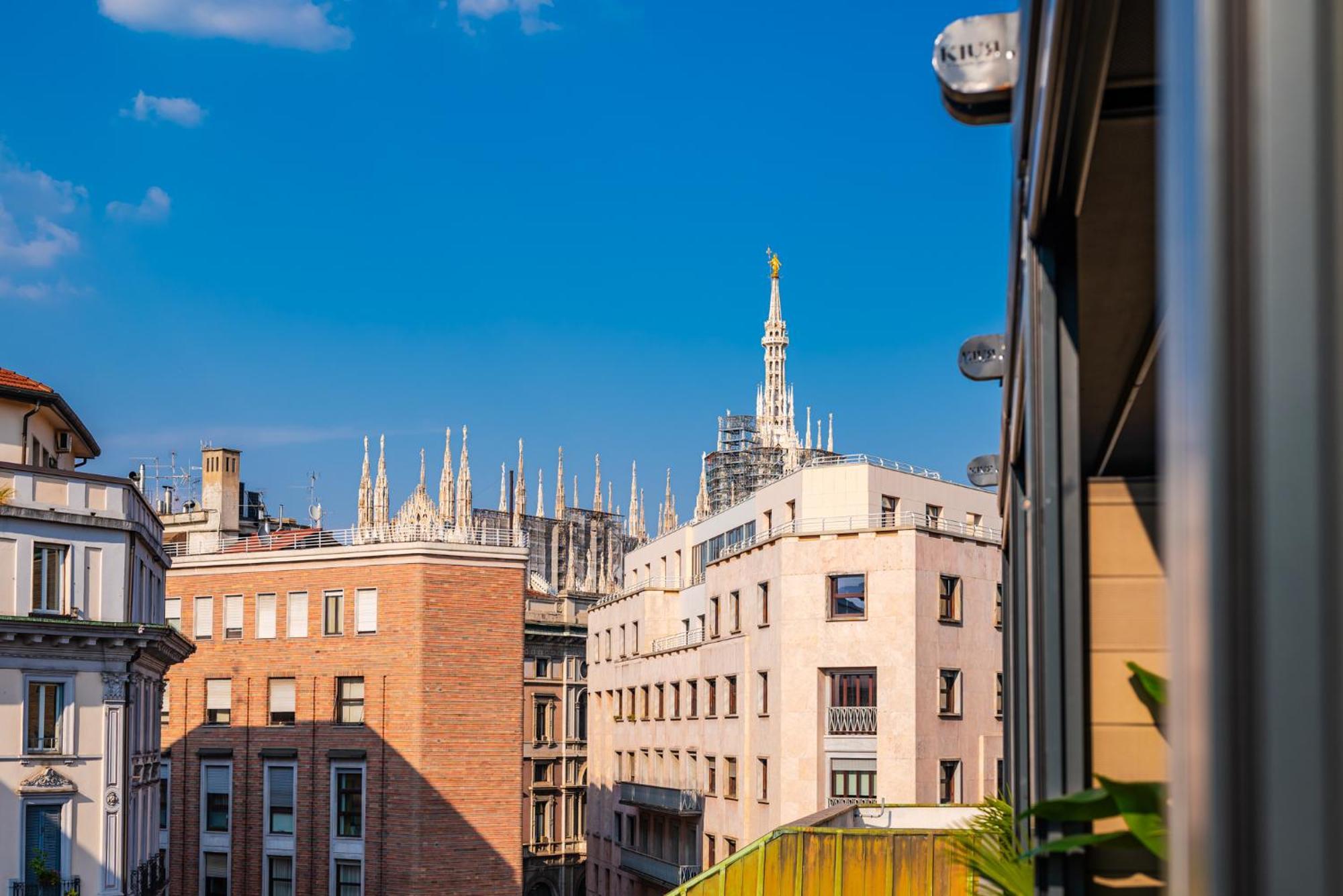 Terrazza Con Jacuzzi E Vista Iconica Sul Duomo * Milaan